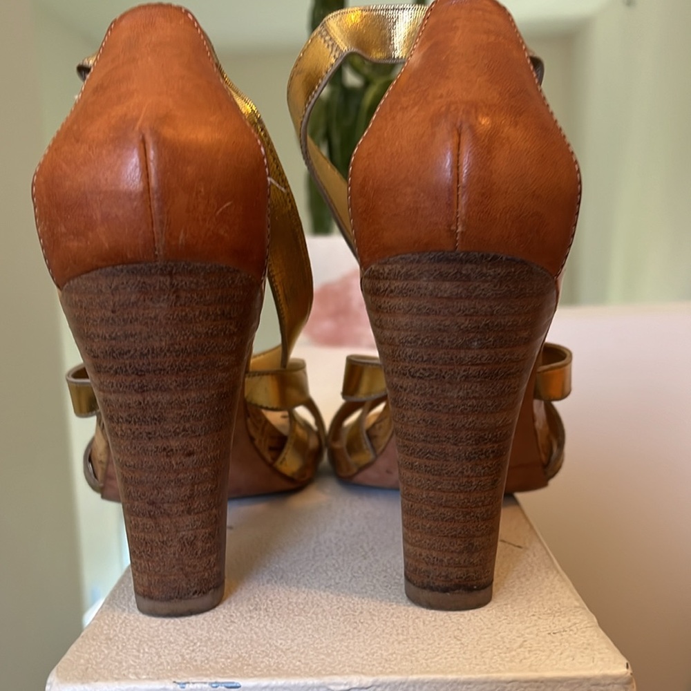 Coach Sandals - Picture 11 of 17